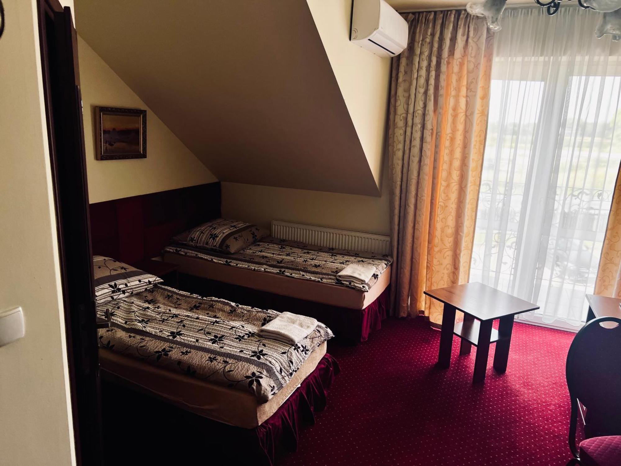 Zajazd Skorpion B&B Oswiecim Exterior photo