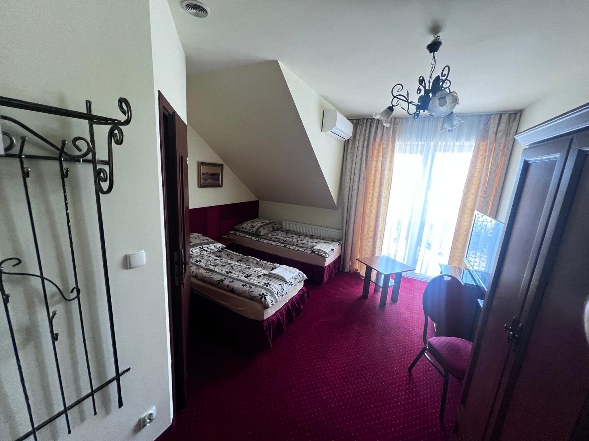 Zajazd Skorpion B&B Oswiecim Exterior photo